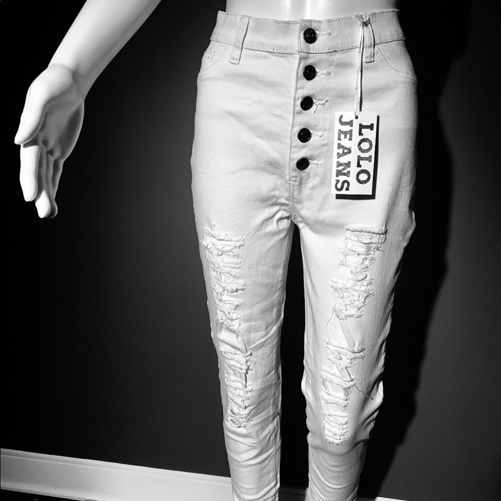 White jeans with Distress